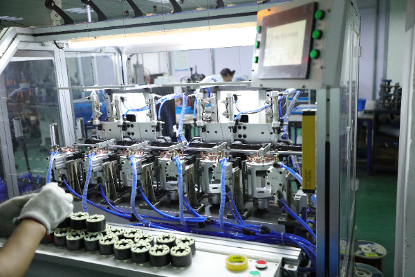 Мотор Changzhou Hetai и электрическое CO. прибора, производственная линия 8 фабрики Ltd.