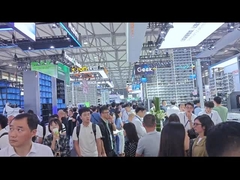 Как проходит выставка в Шанхайском торговом центре?